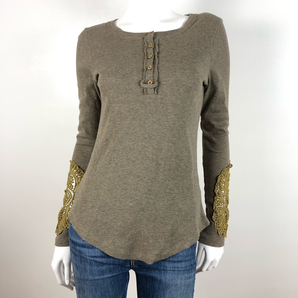 Women's Hem & Thread Lightweight Henley Long Sleeve Top Size M Crochet Details